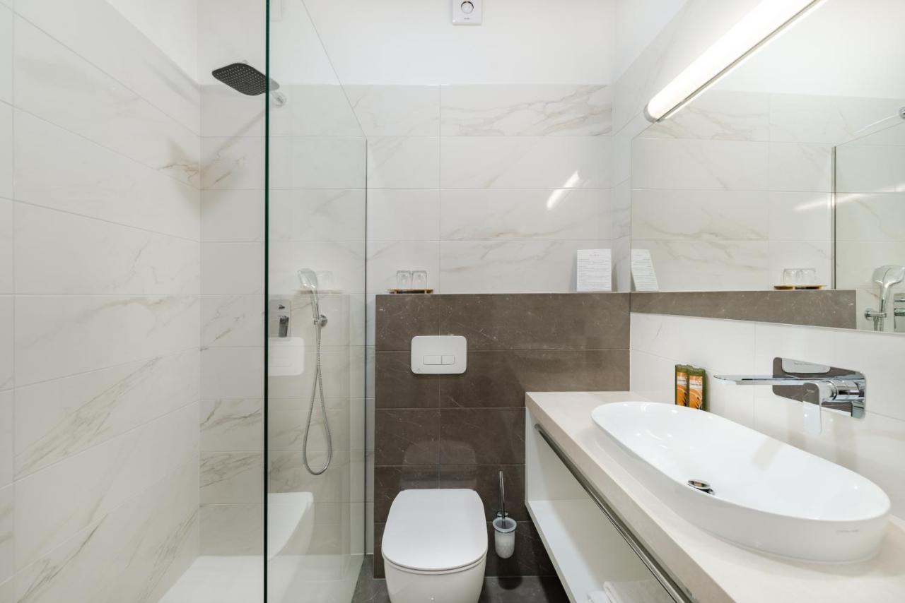 Hotel Dvorec トールミン エクステリア 写真