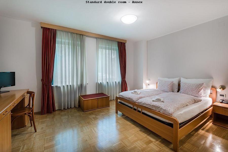 Hotel Dvorec トールミン エクステリア 写真