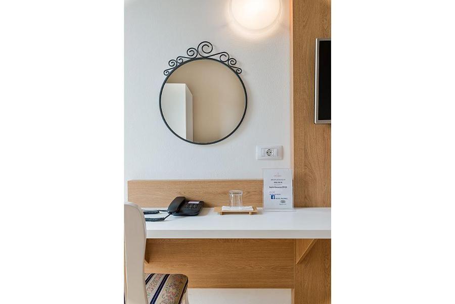 Hotel Dvorec トールミン エクステリア 写真