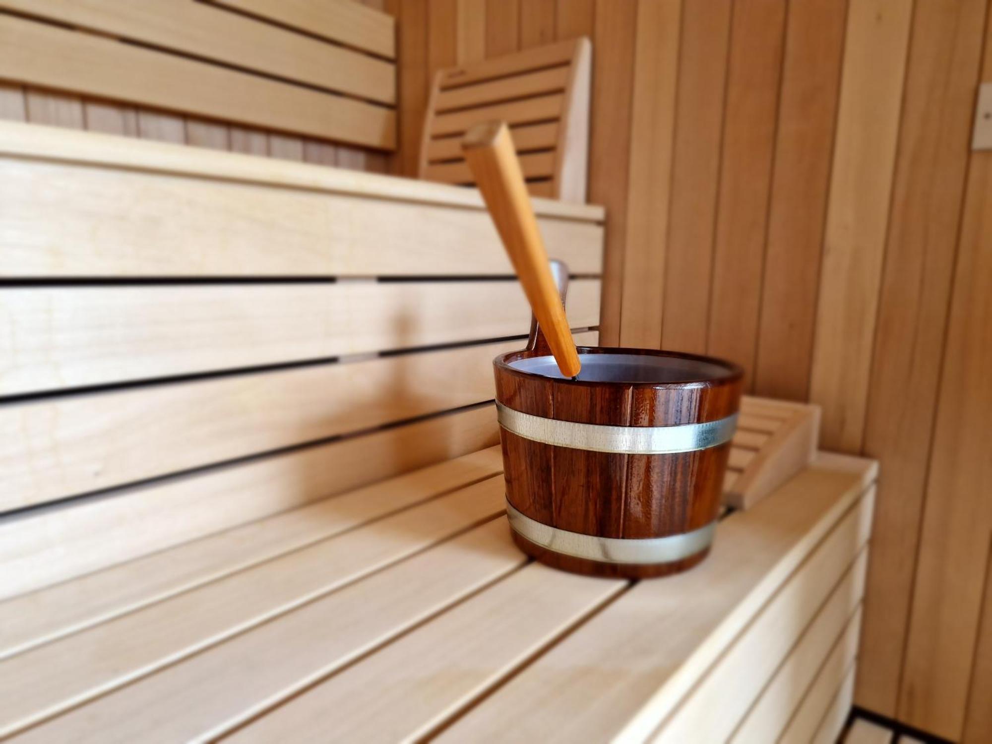 Hotel Dvorec トールミン エクステリア 写真