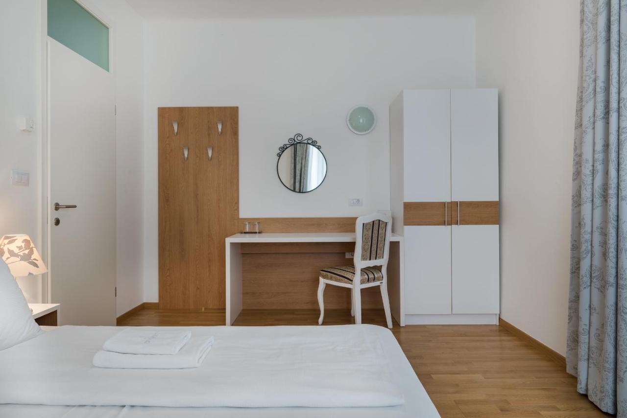 Hotel Dvorec トールミン エクステリア 写真