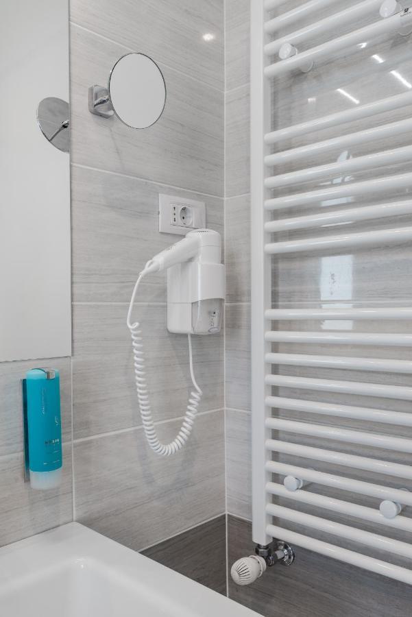 Hotel Dvorec トールミン エクステリア 写真