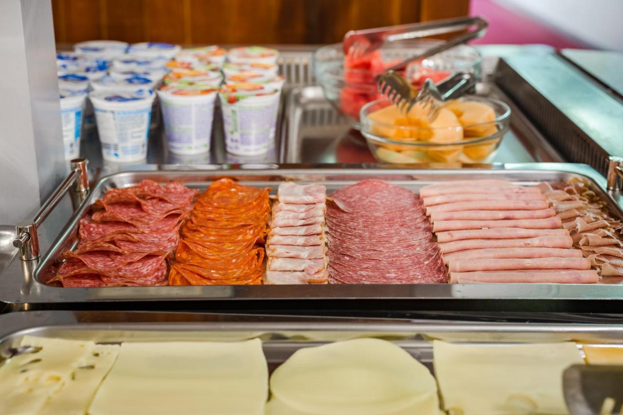 Hotel Dvorec トールミン エクステリア 写真